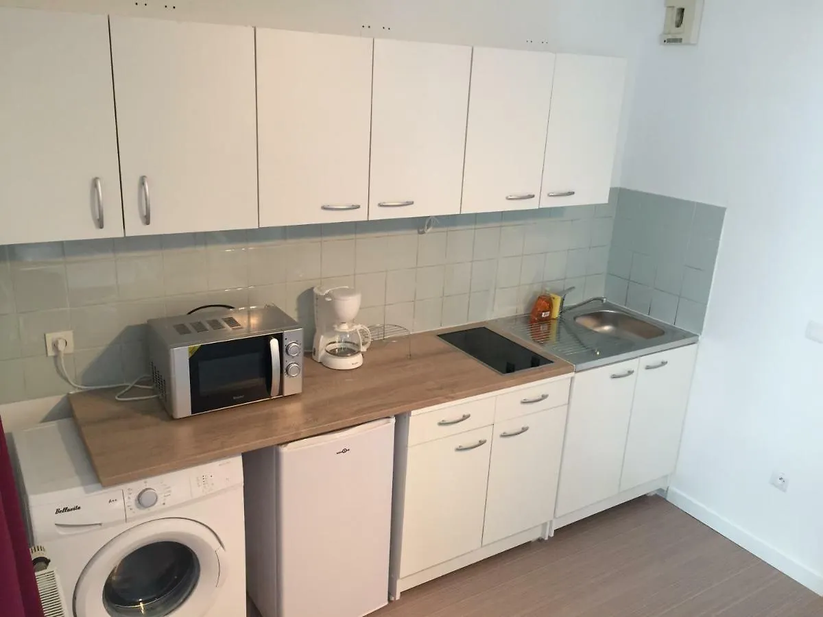 Studios De Standing - Emeraude - Lille Euralille Apartment