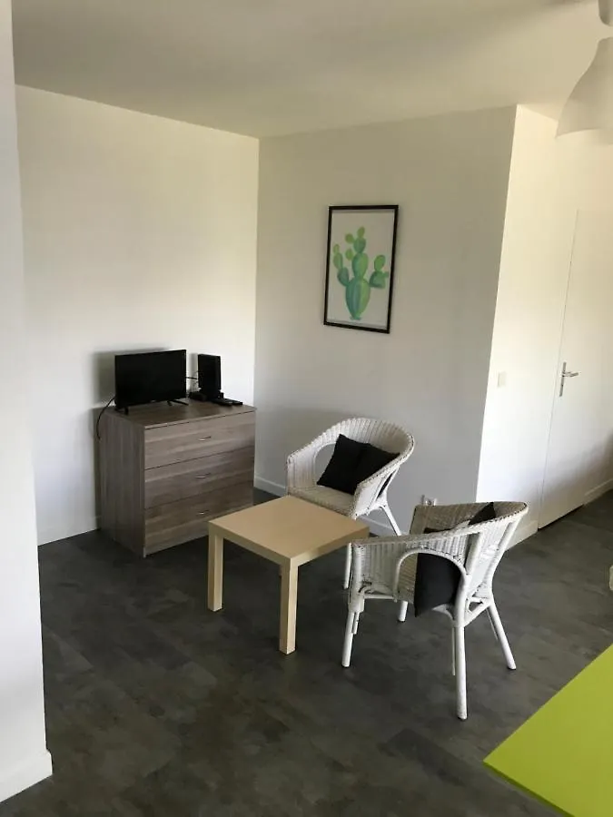 Studios De Standing - Emeraude - Lille Euralille 0*,
