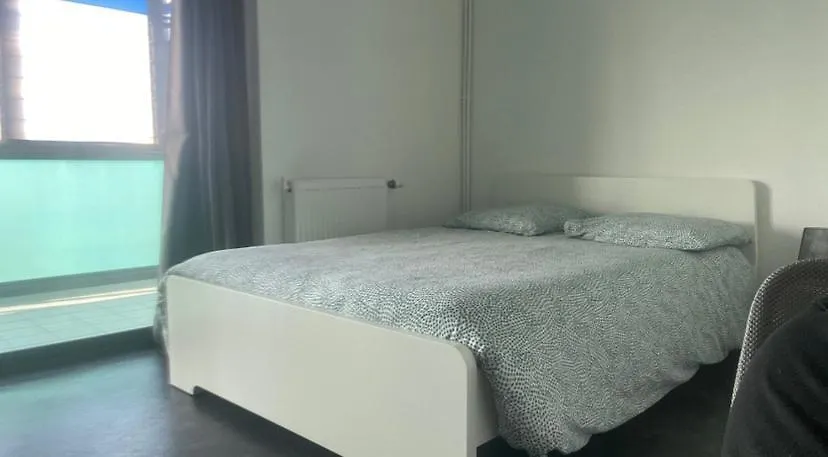 Apartment Studios De Standing - Emeraude - Lille Euralille